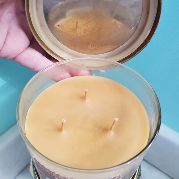 Cinnamon Caramel Swirl Candle by Bath and Body Works - Picture 4 of 6